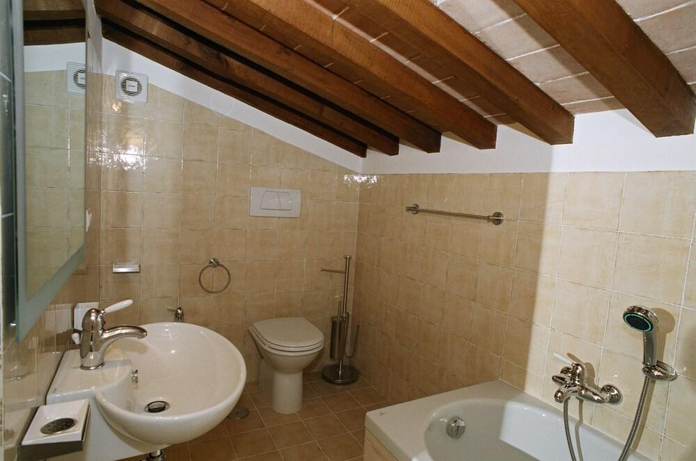 PHI Resort Coldimolino Country House
