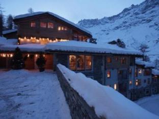 Saint Hubertus Resort