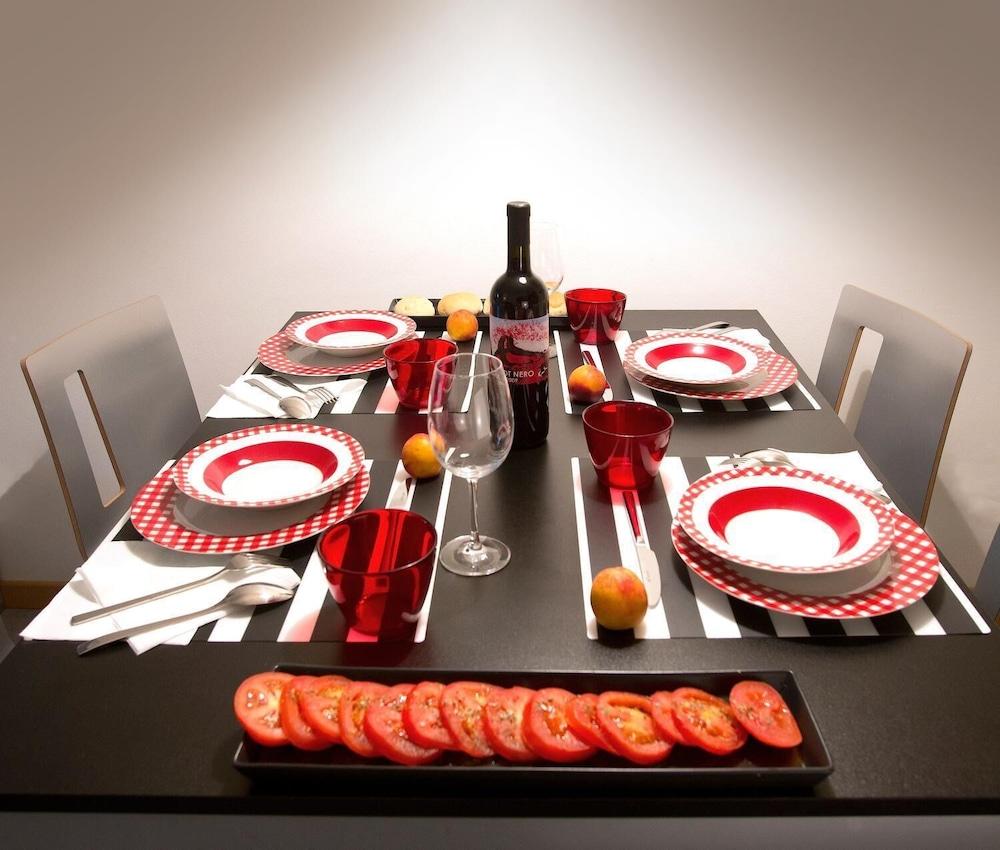 Aparthotel Lacroma