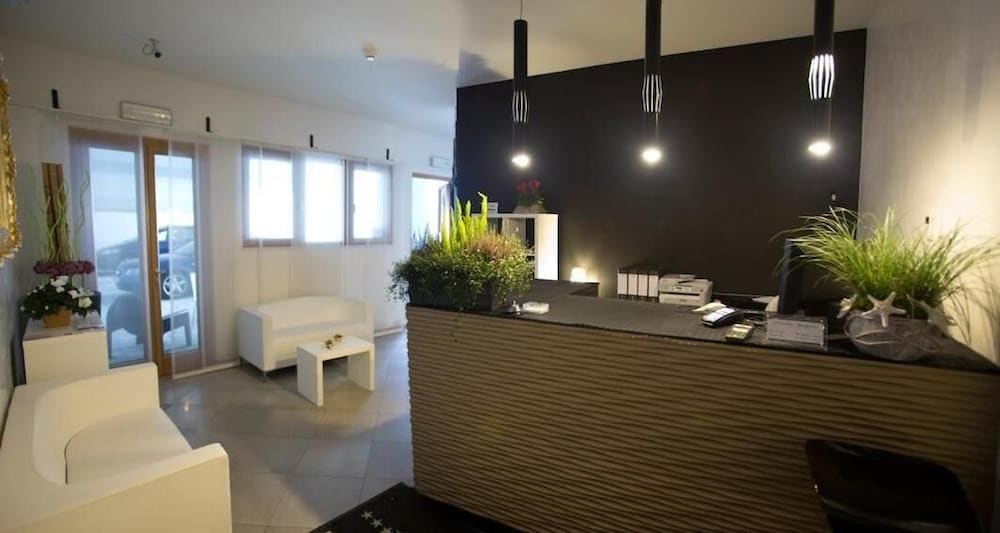 Aparthotel Lacroma
