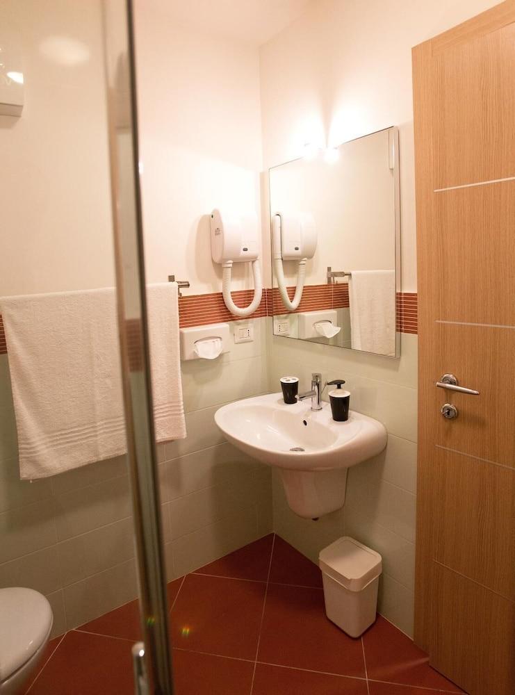 Aparthotel Lacroma