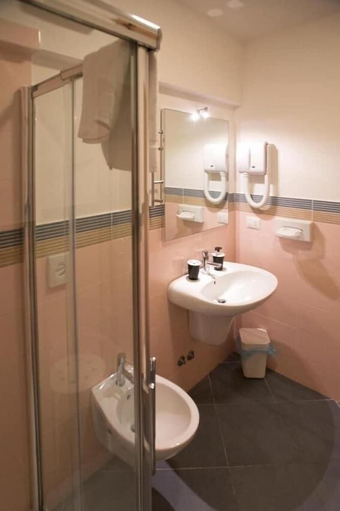 Aparthotel Lacroma