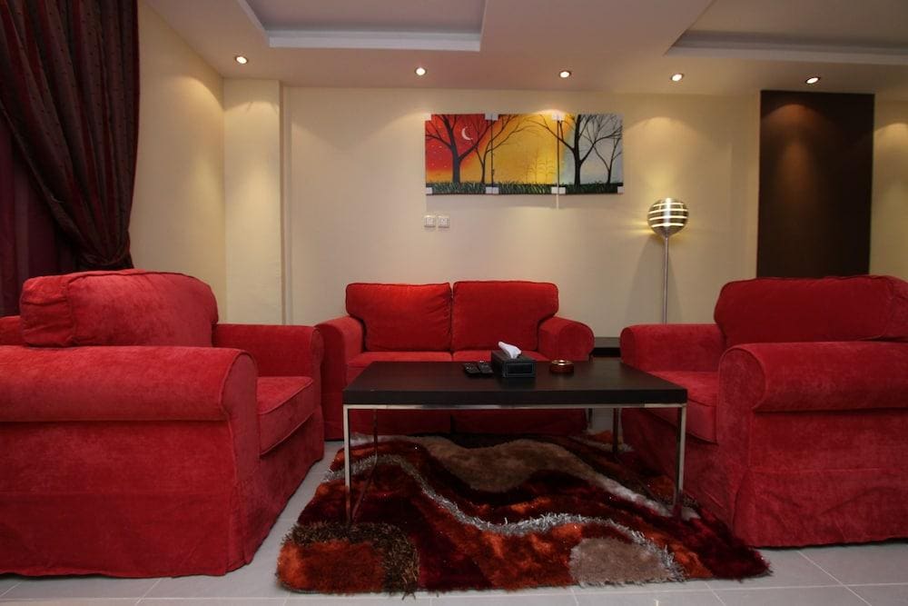 Raoum Inn Hail