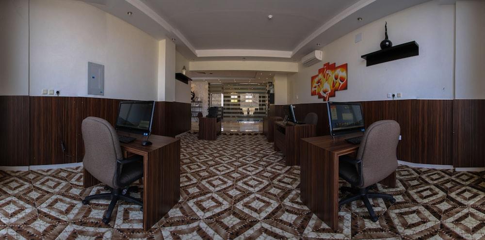 Raoum Inn Hail