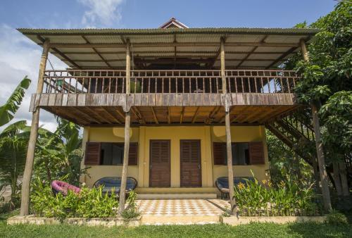 Champa Lodge
