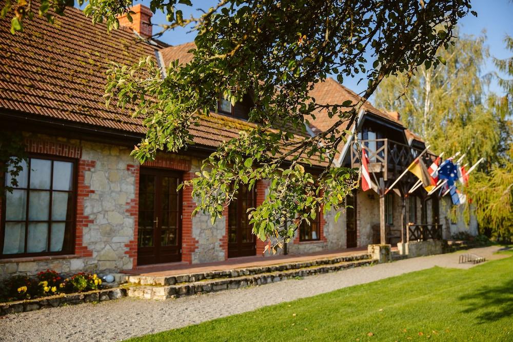 Karlamuiza Country Hotel