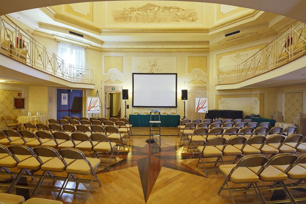 Suite Hotel Nettuno