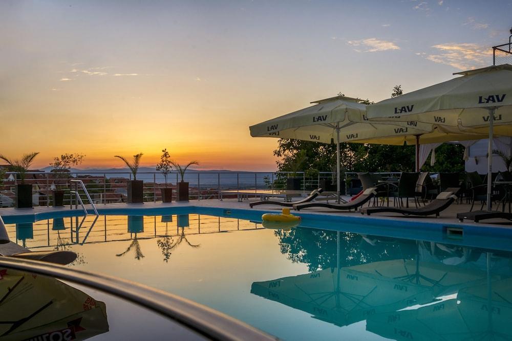 Hotel Tami Residence