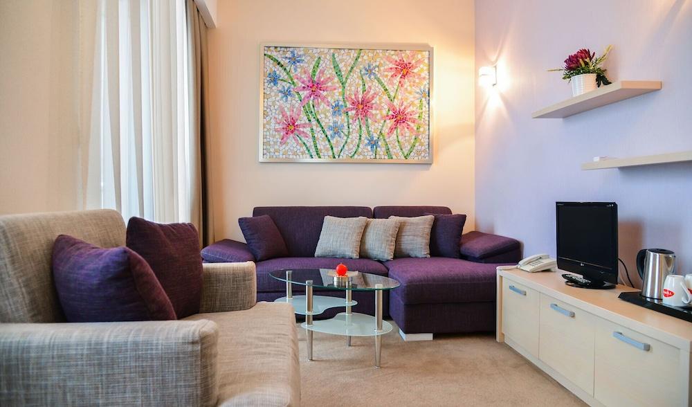 Hotel Tami Residence