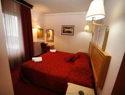 Hotel Golden Inn