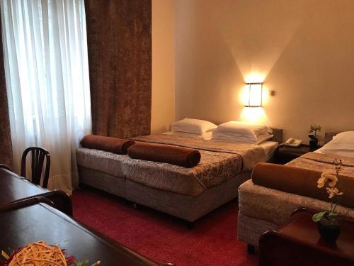 Hotel Golden Inn