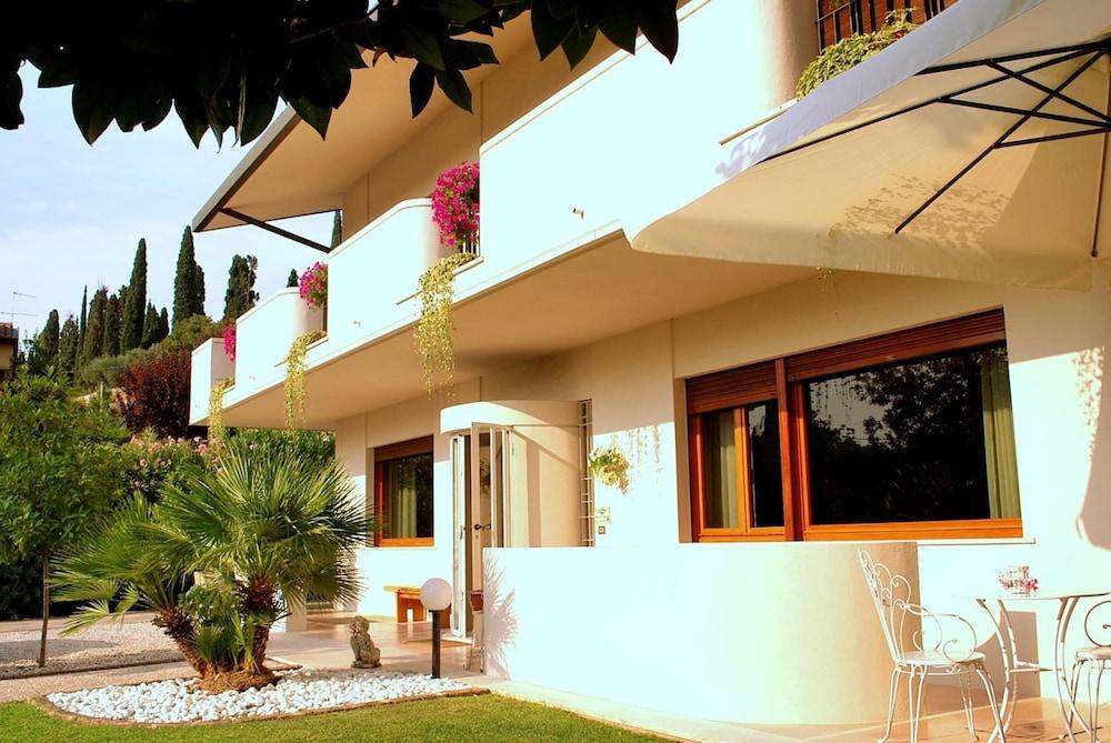Villa Bianca Bed And Breakfast