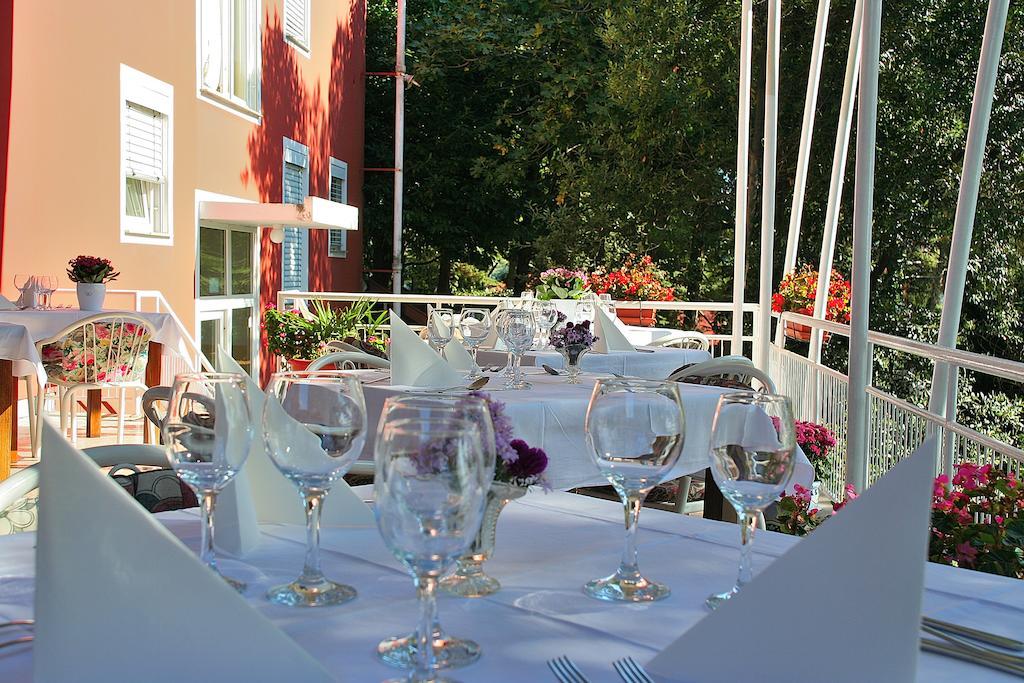 Maestral Residence