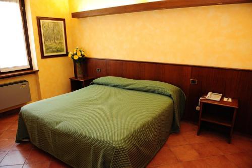 Country Hotel
