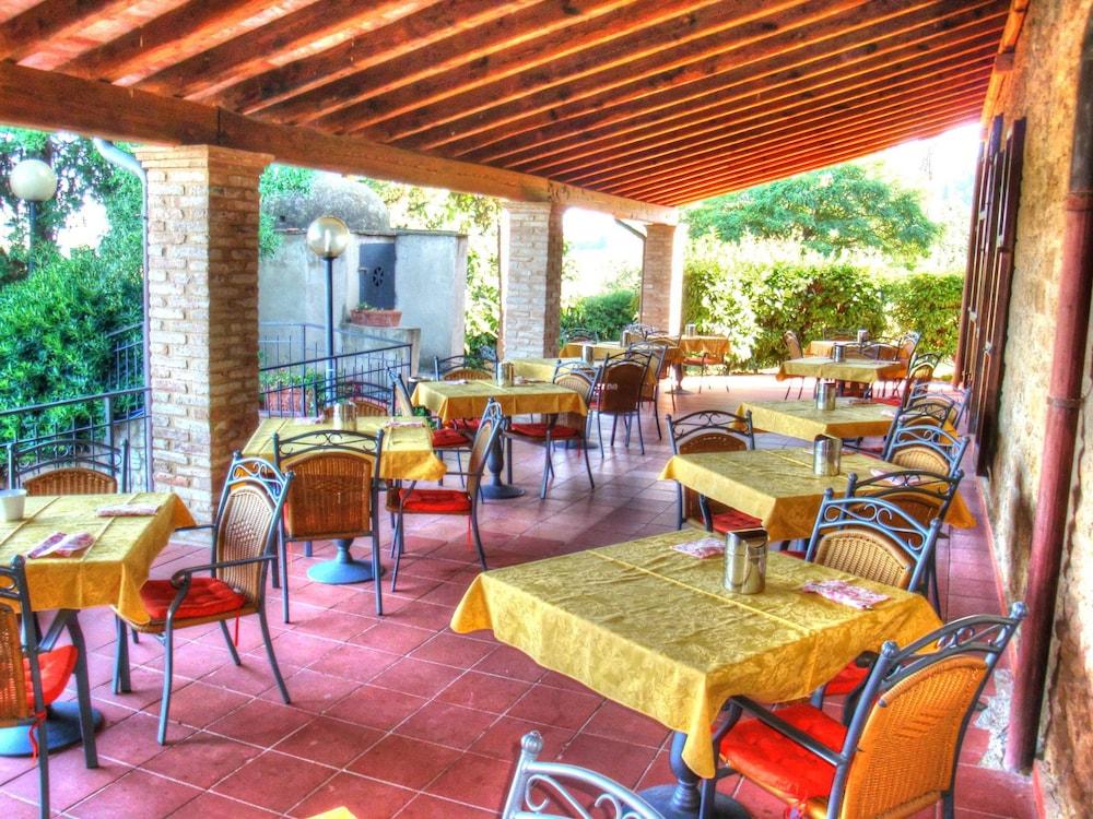 Albergo Residence Villa Rioddi