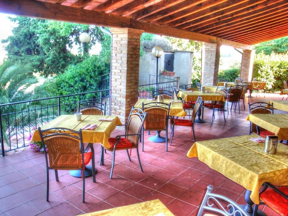 Albergo Residence Villa Rioddi