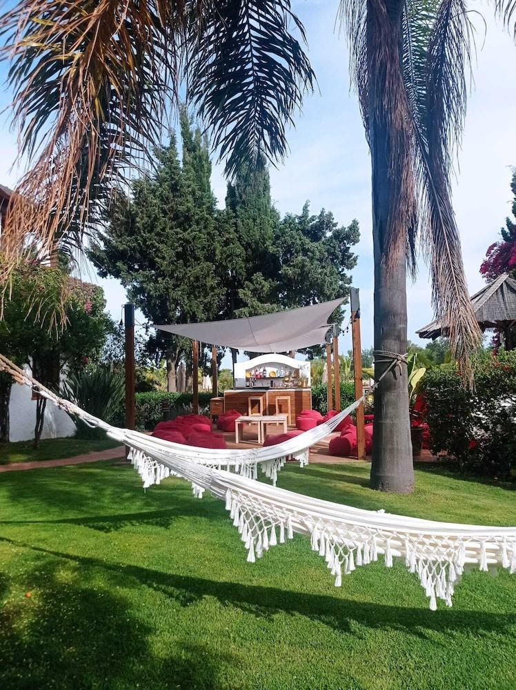 Nora Club Hotel