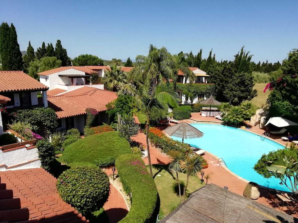 Nora Club Hotel