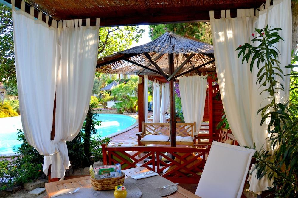 Nora Club Hotel