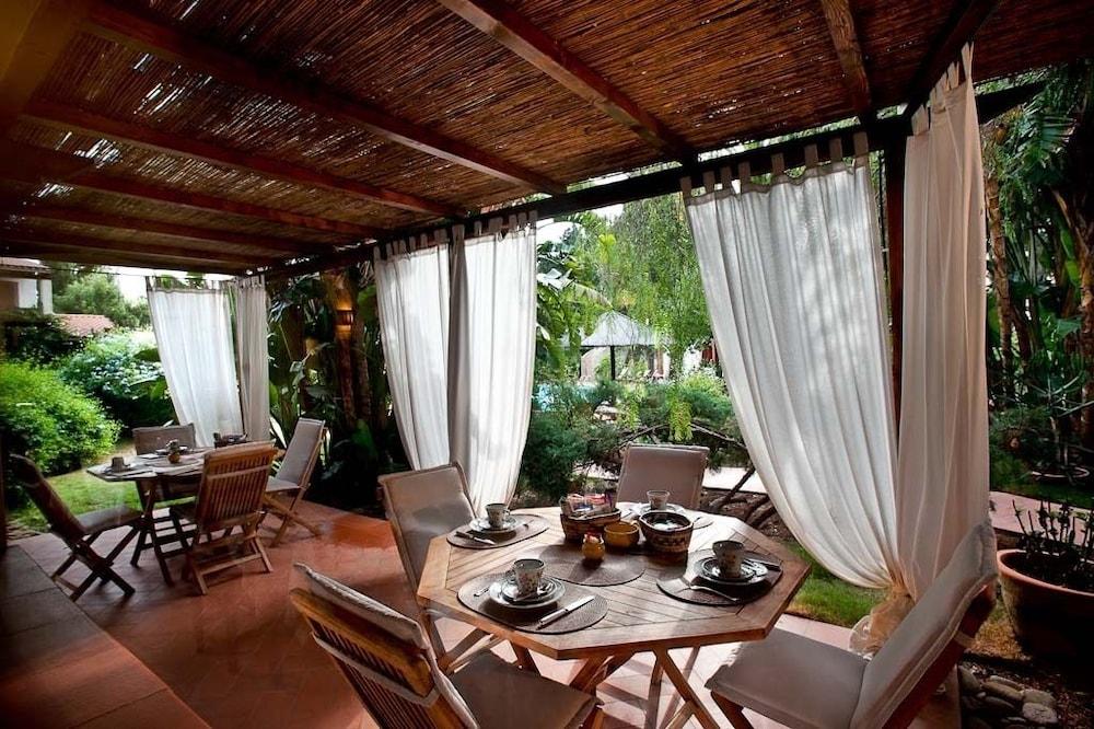 Nora Club Hotel