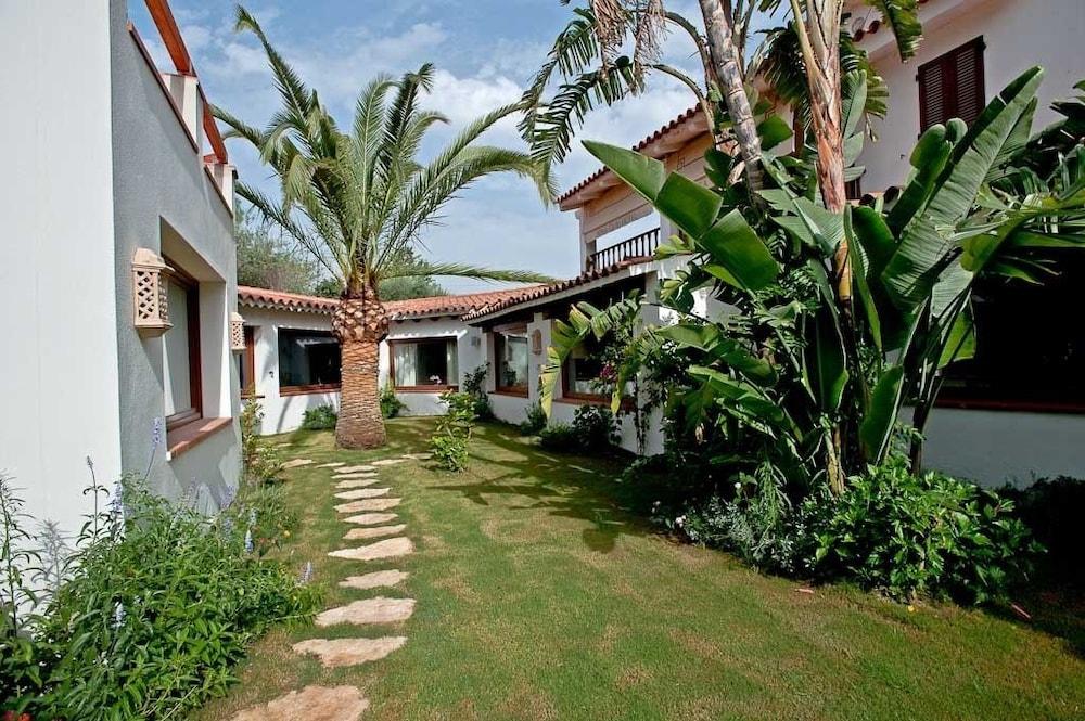 Nora Club Hotel