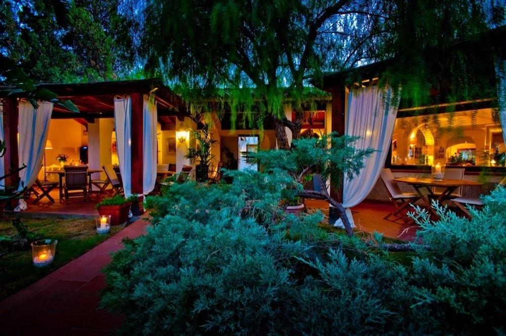 Nora Club Hotel
