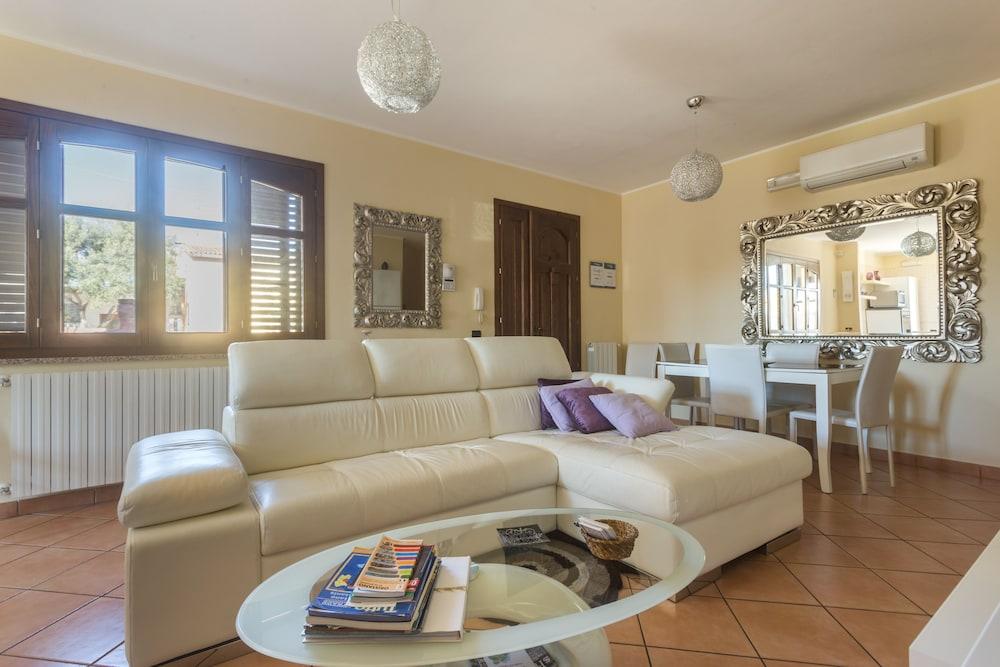 Anaele House B&B