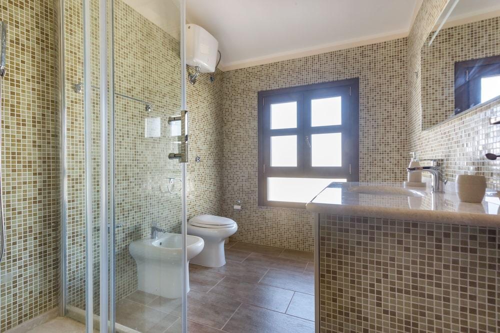 Anaele House B&B