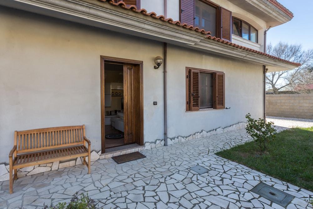 Anaele House B&B