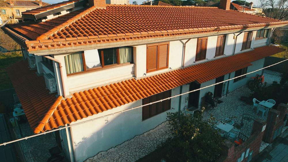 Anaele House B&B