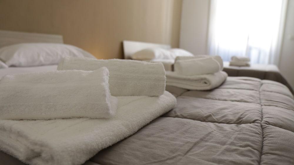 Bed & Breakfast H_24