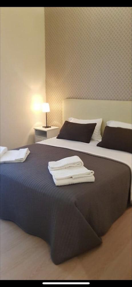Bed & Breakfast H_24