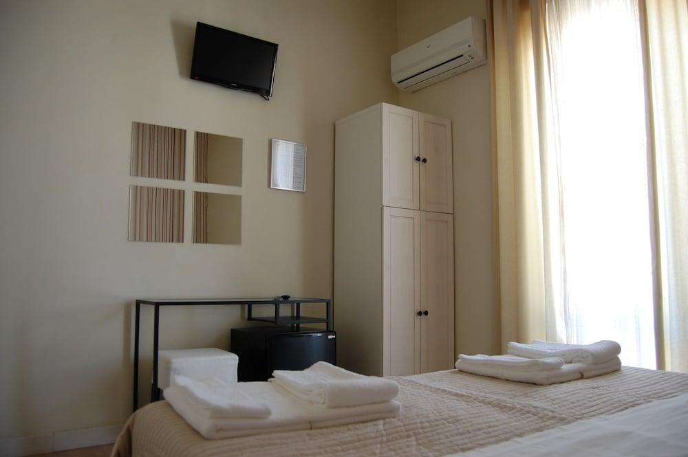 Bed & Breakfast H_24
