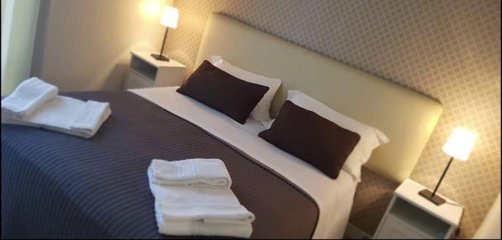 Bed & Breakfast H_24