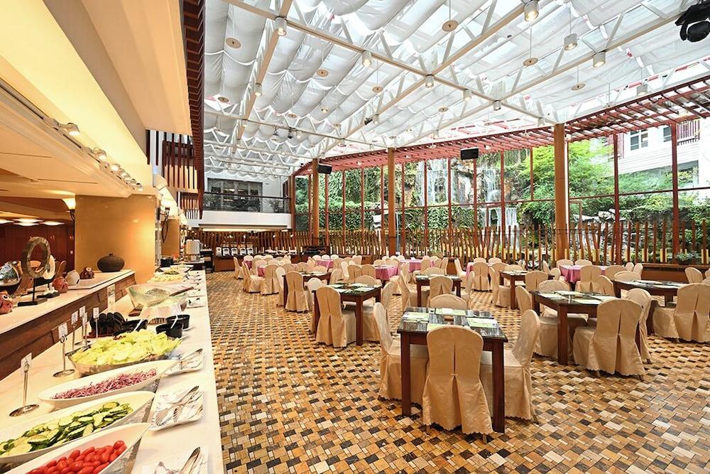 Alishan House