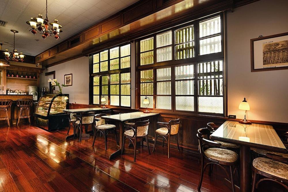 Alishan House