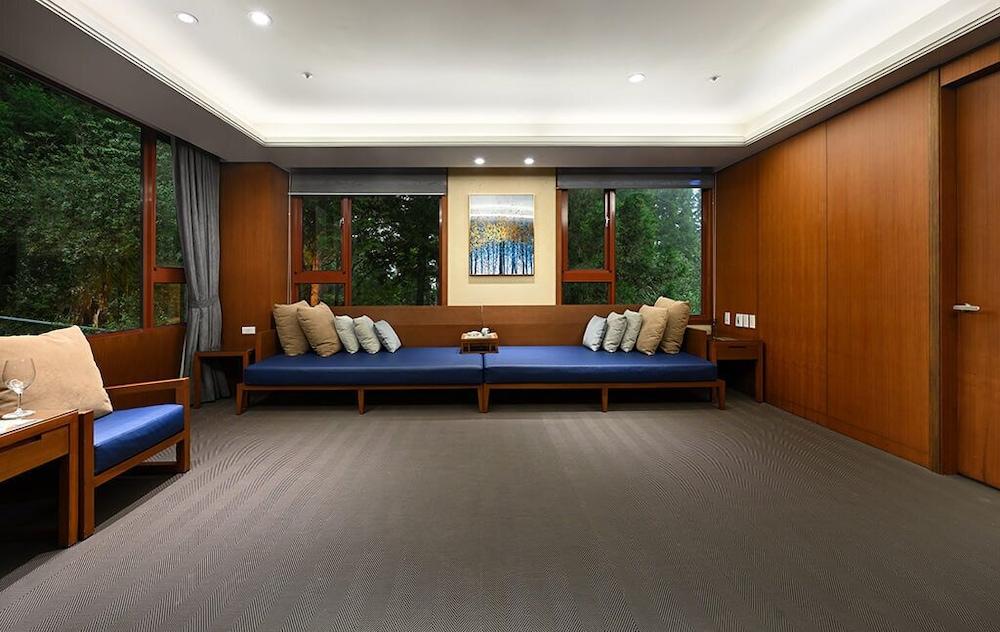Alishan House