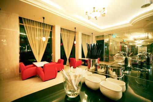 YaLing Hotel
