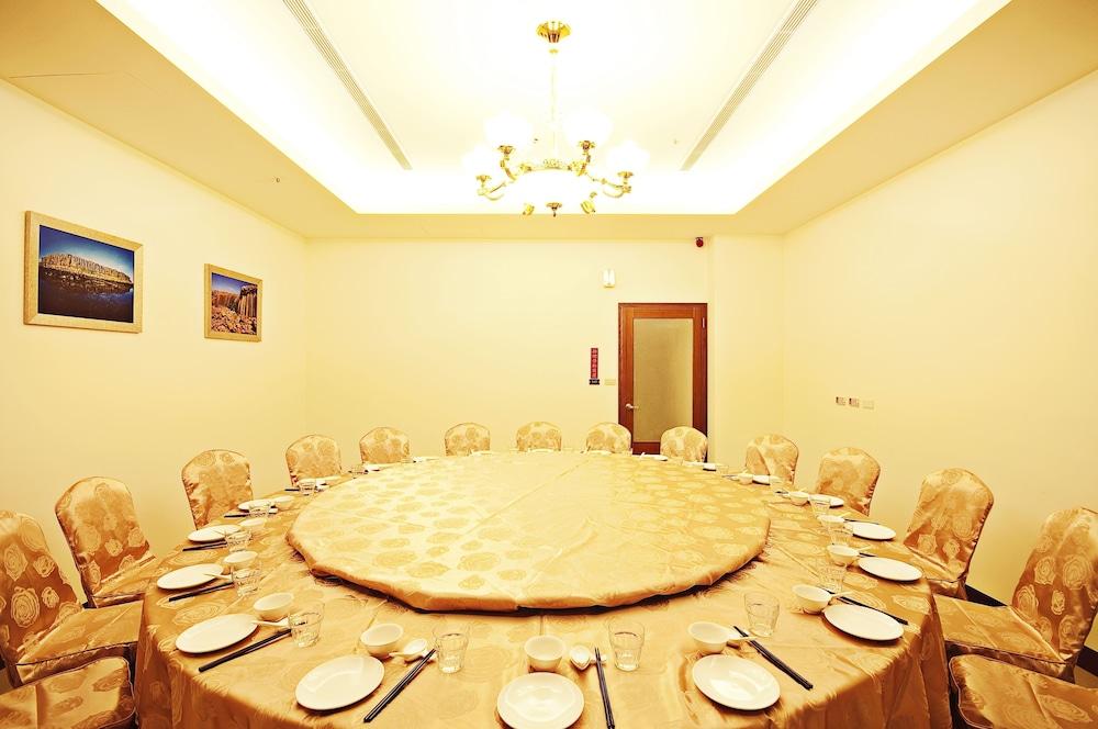 YaLing Hotel