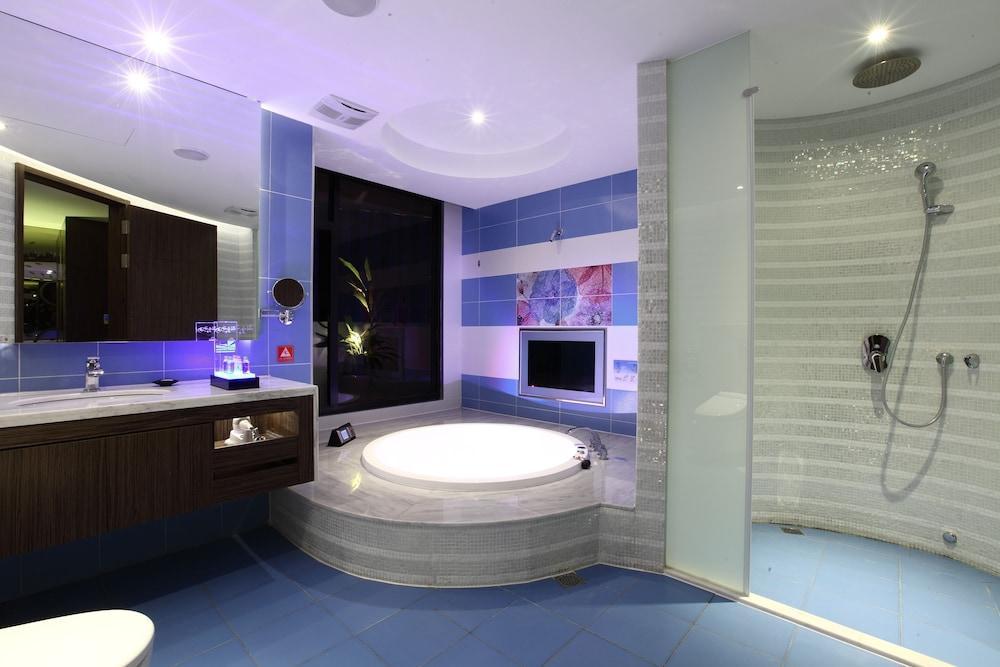 Icloud Luxury Resort & Hotel