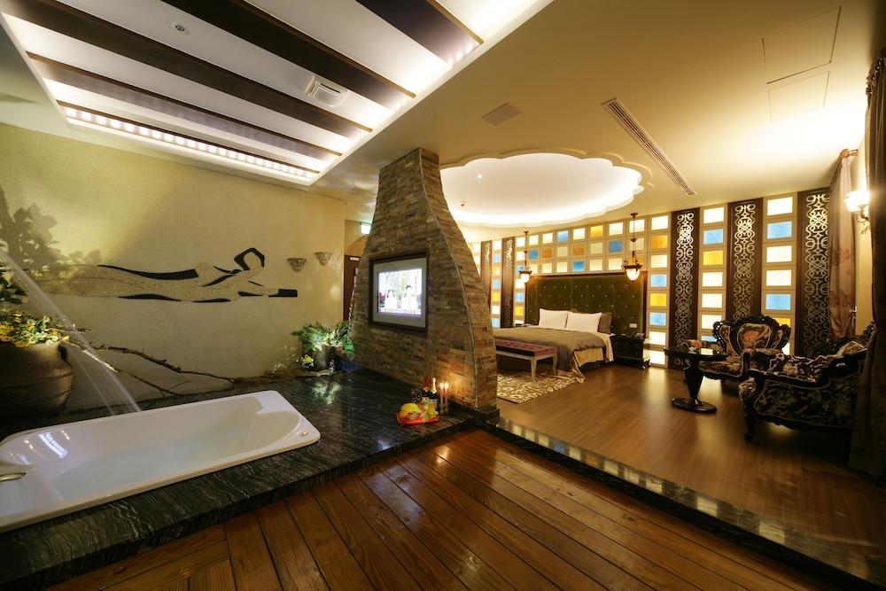 Dubai Villa Motel