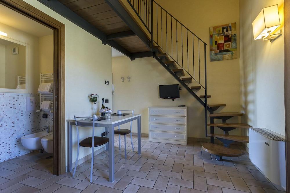 Borgo Castel Savelli