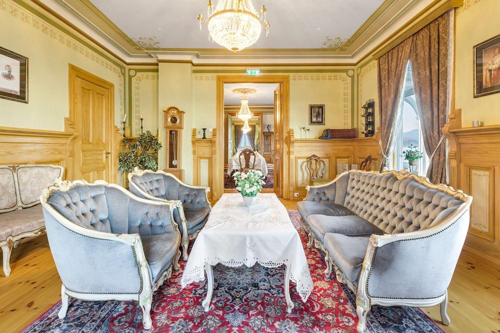 Sandtorgholmen Hotel