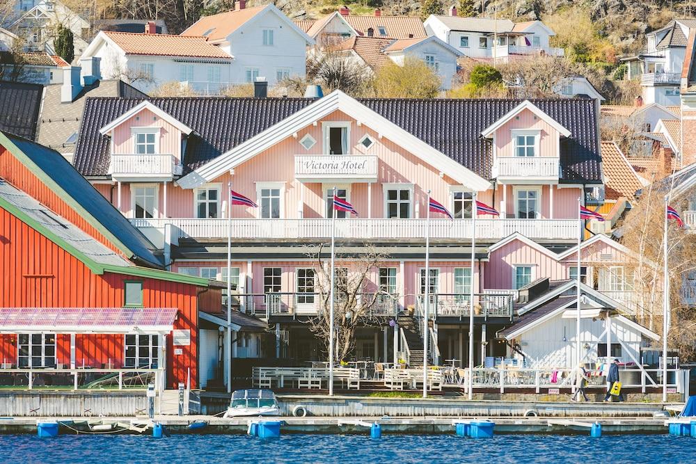 Victoria Hotel