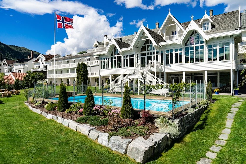 Hofslund Fjordhotel