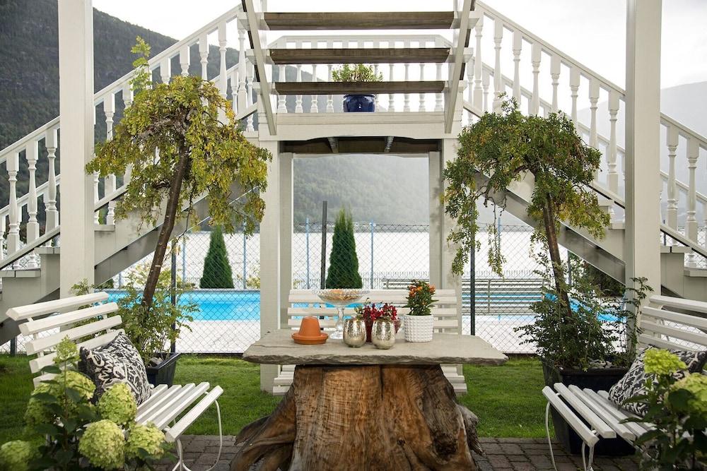 Hofslund Fjordhotel