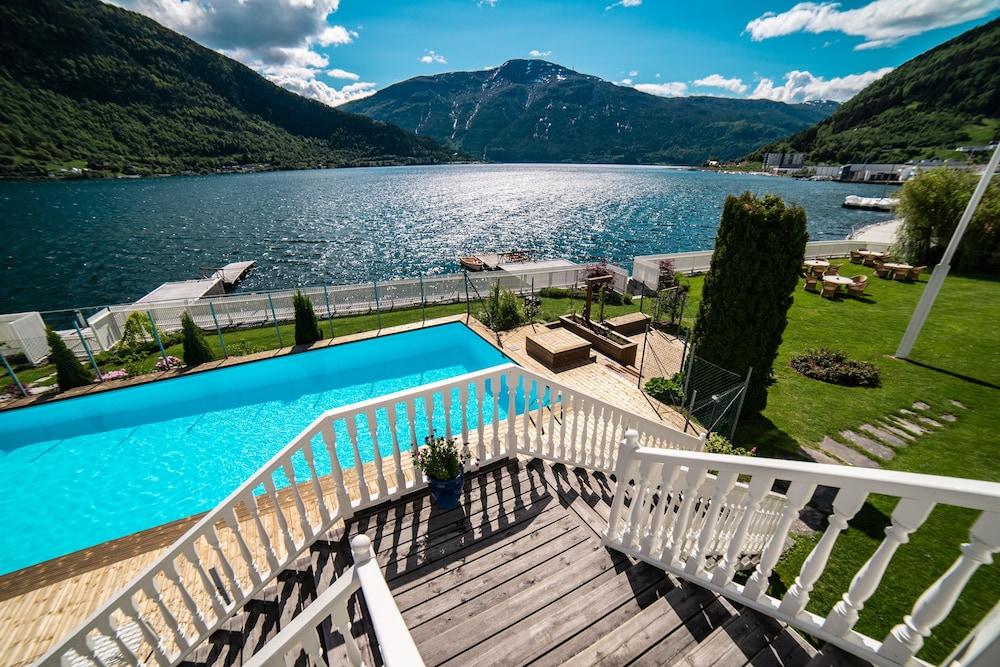 Hofslund Fjordhotel