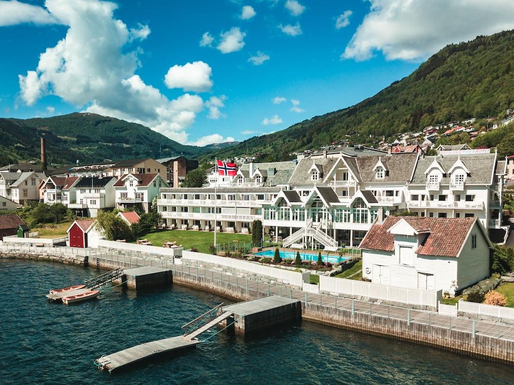 Hofslund Fjordhotel