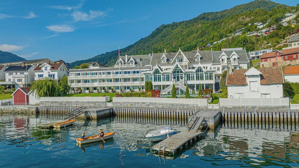 Hofslund Fjordhotel