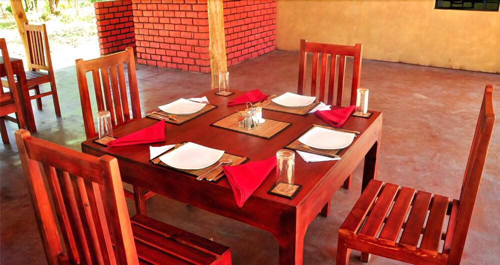 Indika Lake Resort